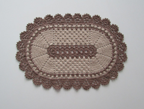 Háčkovaná dečka dekorace prostírání béžová háčkované prostírka dečka ovál oválná celoroční handmade na stůl dekorování capuccino 