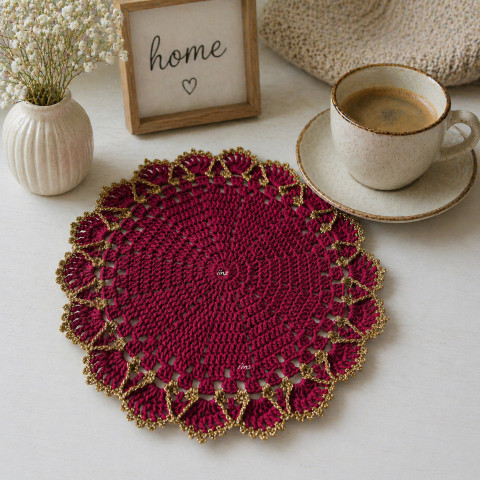Prostírání zlatá bavlna háčkované akryl prostírka dečka podložka ubrousek fuchsiová handmade podšálek lurex na stůl pod hrnek pod talíř pod misku fialovávínová 
