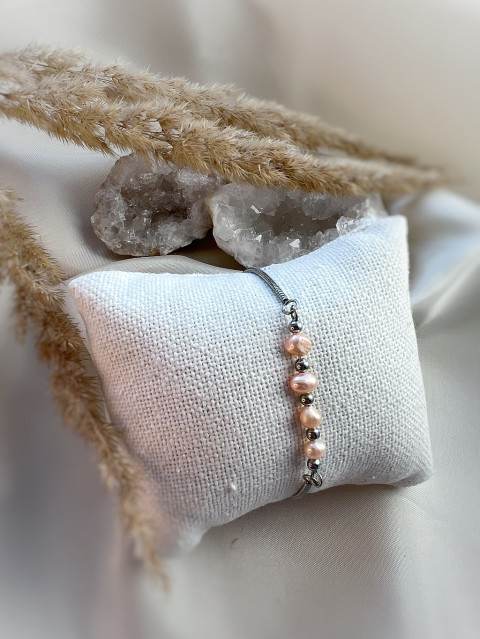 Broskvový perlový náramek šperk náramek ocel perly jemný chirurgická ocel nastavitelný meruňkový říční perly broskvový minimalistický elegantní šperk luxusní dárek nastavitelný řetízek perlový náramek kvalitní materiál 