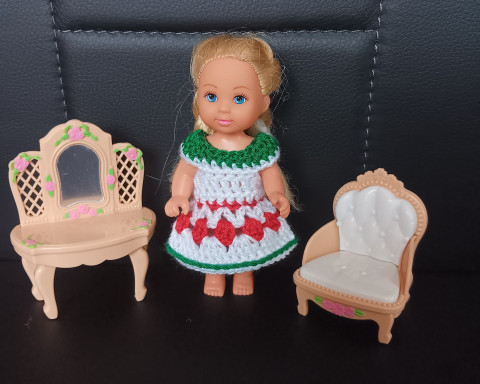 Evička - šatičky na panenku panenka 