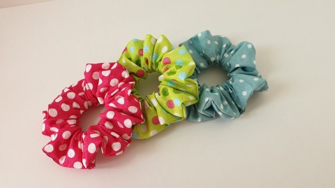 Sada SCRUNCHIES /bavlněné 5 náramek dárek zelená květina růžová bílá sada puntíky gumička stříbrná mušelín scrunchies 