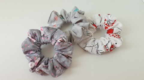 Sada SCRUNCHIES /bavlněné 6 náramek dárek zelená bílá sada gumička stříbrná mušelín scrunchies 