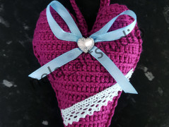 Háčkované srdce žluté