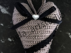 Háčkované srdce žluté