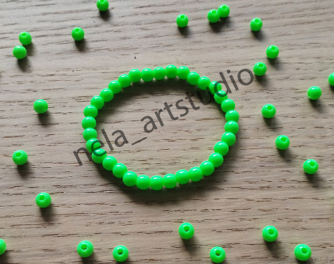 Náramek kulička zelený šperk náramek korálky doplněk kulička handmade 