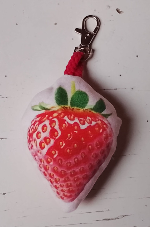 Přívěsek jahoda přívěsek klíčenka jahoda 