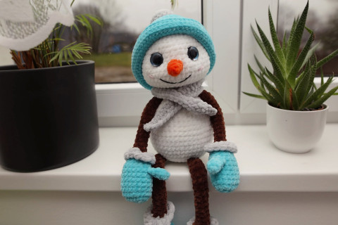 Velký ručně háčkovaný sněhulák dekorace hračka háčkované sněhulák handmade 