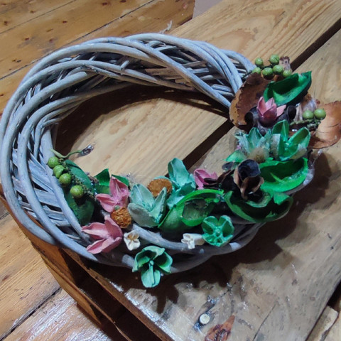 Jemnost věnec věneček šípek mech nostalgie 