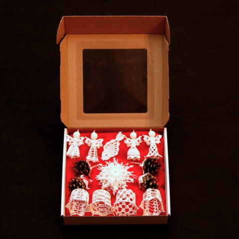 Sada vánočních ozdob č.2 dekorace dárek hvězdičky vločky na stůl vánoční ozdoby na stromek přízdoba na záclonu 