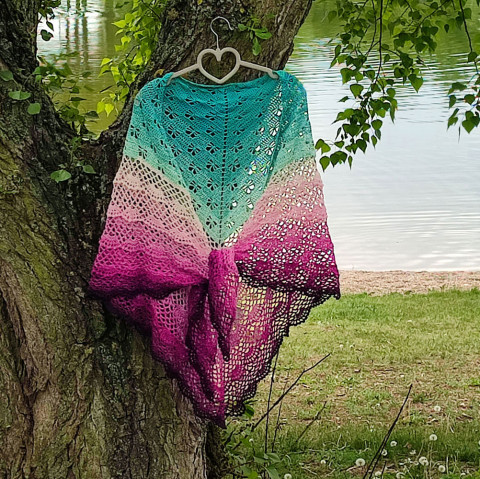 Háčkovaný šátek - motýli originální velký motýl elegantní háčkovaný motýlek šátek originál motýlci romantický motýli handmade stylový exkluzivní nadčasový velikánky 