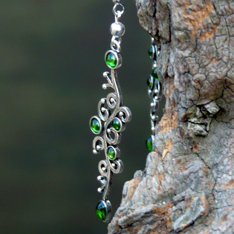 Náušnice - klásky se zel. kaminky originální náušnice dívčí léto dlouhé originál delší handmade atraktivní klásky neokoukané zelené kamínky  Náušnice - klásky se zel. kaminky originální náušnice dívčí léto dlouhé originál delší handmade atraktivní klásky neokoukané zelené kamínky