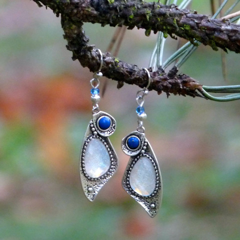 Náušnice - tanec na špičkách náušnice modrá dívčí bílá jemné extravagantní kapky fantasy třpytivé handmade slzy kabošony neokoukané 