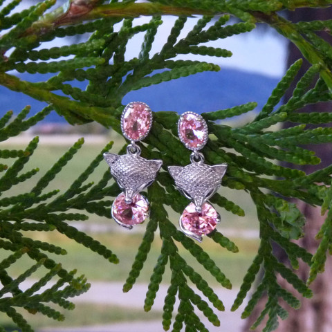 Náušnice - lištičky (Swarovski) náušnice elegantní jemné swarovski růžové originál slavnostní puzetky puzety třpytivé handmade liška lištička lišky napichovací lištičky 