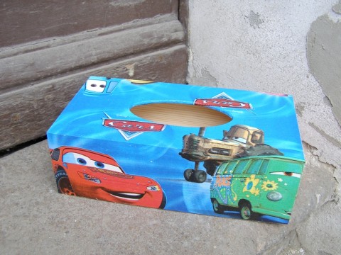 Krabice na kapesníky - Cars na dekorace box krabička kapesníky krabice kluky klučičí auto decoupage auta dětská ubrousek chlapecká kapesníkovník autem cars autama cars2 