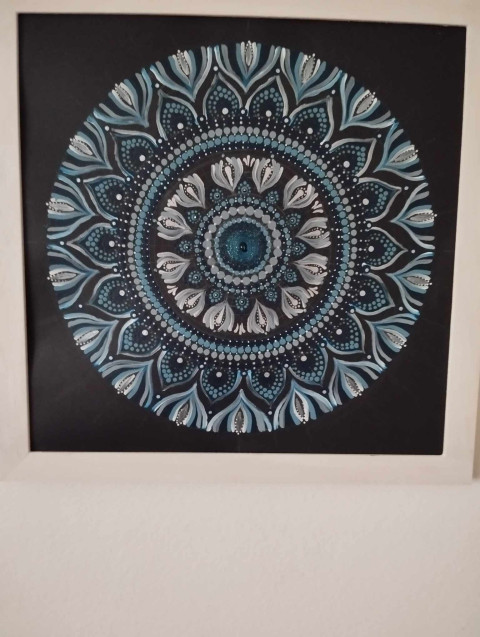 Mandala pohody a uklidnění dárek malba šedomodrá elegantní 