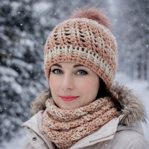 Čepice + nákrčník zima čepice bílá hnědá šála souprava béžová zimní háčkované akryl teplá smetanová nákrčník bambule handmade set hřejivá na krk hučka crochet pompom 