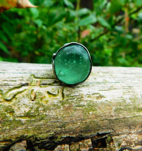 Světluška...(svítí ve tmě) přívěsek originální dárek zelená prsten cín souprava extravagantní akryl meditace svítící autorský originál mentolová amulet mosaz světlezelená fosforeskující magie autorský šperk keltský tmavězelená svítí ve tmě elfský svítící prsten 