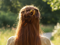 Dubová spona do vlasů