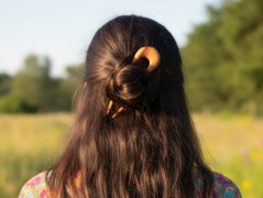 Dubová spona do vlasů