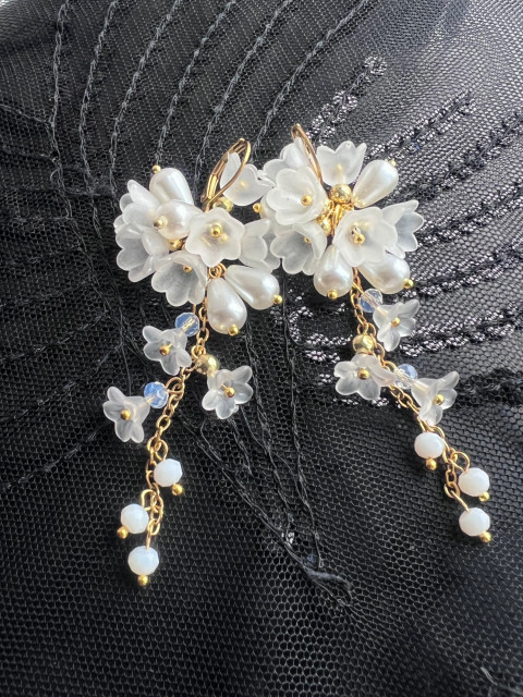 Bílé zvonečkové náušnice korálky řetízek nerez ocel perly zvonečky steel 