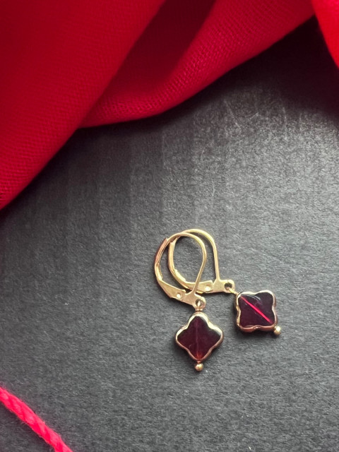 Čtyřlístkové náušnice - S.Steel sklo nerez ocel rubínová čtyřlístek pozlacená 