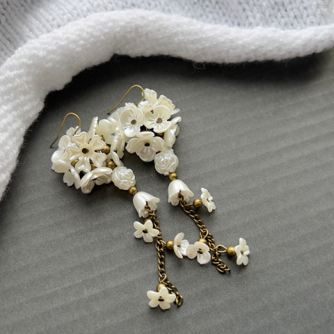 Bílé květinkové hrozny - náušnice korálky luxusní svatební hrozny bobule slonová kost 