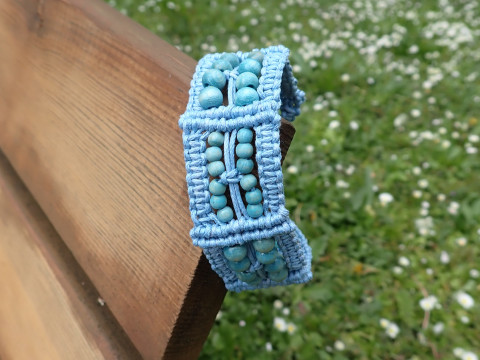 Blankytně modrý drhaný náramek dřevěný náhrdelník přírodní něžný macramé drhaný 