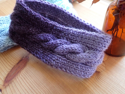 Dámská čelenka s copánkem čelenka pletená hřejivá 