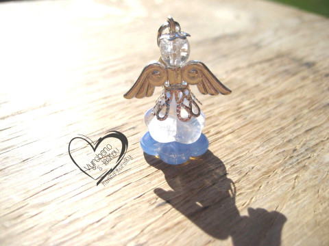 ANDĚL - ANDÍLEK - ANDĚLÍČEK 26. přívěsek anděl andílek křídla andělíček andělé andílci andělíčci na mobil andělské na klíče na peněženku  ANDĚL - ANDÍLEK - ANDĚLÍČEK 26. přívěsek anděl andílek křídla andělíček andělé andílci andělíčci na mobil andělské na klíče na peněženku