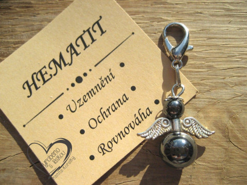 PŘÍVĚSEK - ANDĚL - MINERÁL HEMATIT přívěsek polodrahokam minerál anděl andílek křídla andělíček minerální andělé andílci andělíčci pro radost andělské na kabelku na klíče na peněženku  PŘÍVĚSEK - ANDĚL - MINERÁL HEMATIT přívěsek polodrahokam minerál anděl andílek křídla andělíček minerální andělé andílci andělíčci pro radost andělské na kabelku na klíče na peněženku