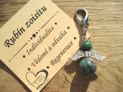 PŘÍVĚSEK - ANDĚL - RUBÍN V ZOISITU přívěsek polodrahokam minerál anděl andílek křídla andělíček minerální andělé andílci andělíčci pro radost andělské na kabelku na klíče na peněženku  PŘÍVĚSEK - ANDĚL - RUBÍN V ZOISITU přívěsek polodrahokam minerál anděl andílek křídla andělíček minerální andělé andílci andělíčci pro radost andělské na kabelku na klíče na peněženku