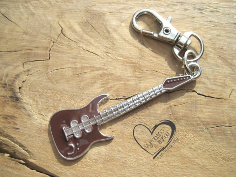 KLÍČENKA - PŘÍVĚSEK - KYTARA HNĚDÁ stříbrný doplněk medvídek medvěd klíče klíčenka platina starostříbro modní plyšový na kabelku platinový  KLÍČENKA - PŘÍVĚSEK - KYTARA HNĚDÁ stříbrný doplněk medvídek medvěd klíče klíčenka platina starostříbro modní plyšový na kabelku platinový
