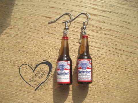 PIVNÍ NÁUŠNICE - HNĚDÉ PIVO vtipné sranda náušnice pivo  PIVNÍ NÁUŠNICE - HNĚDÉ PIVO vtipné sranda náušnice pivo