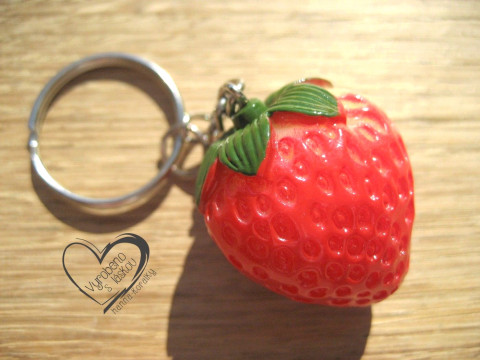 KLÍČENKA - PŘÍVĚSEK - JAHODA jahoda klíčenka vtipný přívěsek  KLÍČENKA - PŘÍVĚSEK - JAHODA jahoda klíčenka vtipný přívěsek