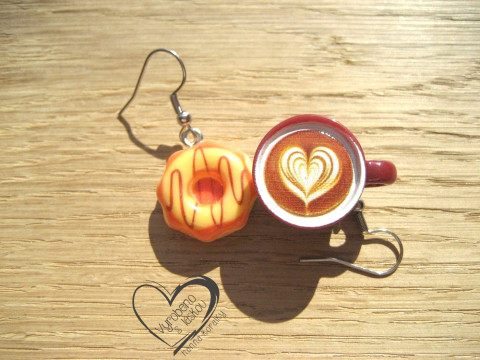 VÍNOVÉ CAPPUCCINO S DONUTEM veselé hravé sranda náušnice  VÍNOVÉ CAPPUCCINO S DONUTEM veselé hravé sranda náušnice