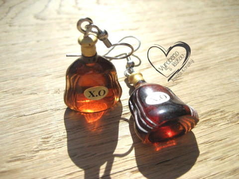 NÁUŠNICE - RUM TMAVÝ vtipné sranda náušnice pas  NÁUŠNICE - RUM TMAVÝ vtipné sranda náušnice pas