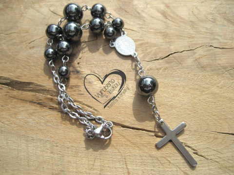 Růženec do auta - hematit talisman růženec ochrana amulet ochranný do auta řidič autorůženec na cestách  Růženec do auta - hematit talisman růženec ochrana amulet ochranný do auta řidič autorůženec na cestách