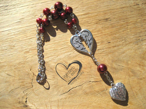 Růženec do auta vínový se srdíčkem talisman růženec ochrana amulet ochranný do auta řidič autorůženec na cestách  Růženec do auta vínový se srdíčkem talisman růženec ochrana amulet ochranný do auta řidič autorůženec na cestách