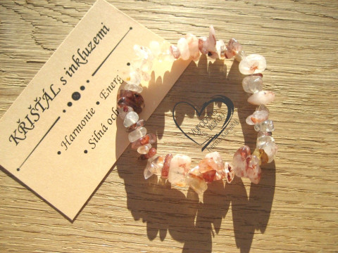 Pružný náramek  Křišťál s inkluzemi náramek minerál gumička zlomky minerální sekaný 