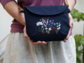 TALLO DARK BLUE (len,ruční výšivka)
