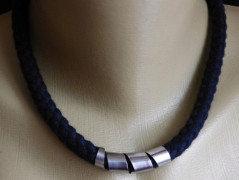 Náhrdelník černý s nerezem