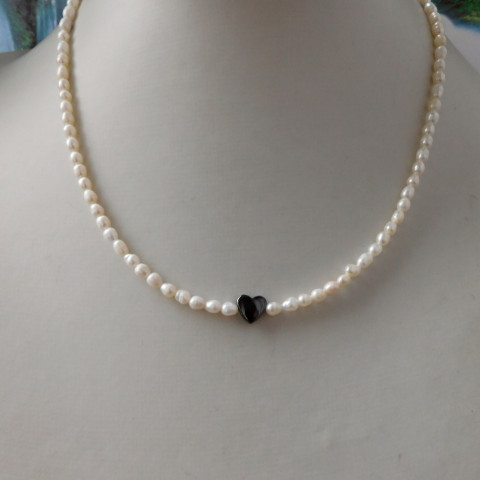 Náhrdelník - bílé perly se srdíčkem náhrdelník nerez larimar bílé perly 