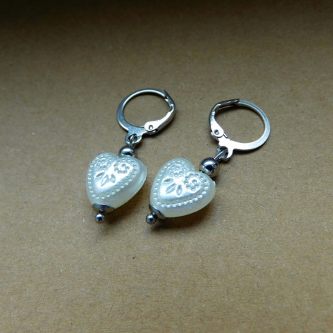 Naušnice-srdíčka imit. perly srdíčka nerez naušnice bílá perla imit. 