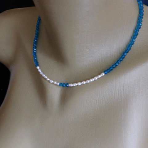 Náhrdelník - spinel a perličky náhrdelník nerez perly spinel 