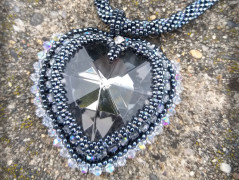 Háčkované náušnice - khaki