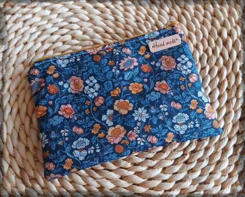 Květovaná kapsička no.06 květina peněženka louka barevná květ taštička kosmetická zahrada zahradní kytka kapsička veselá květované kapsa kosmetika na drobnosti hravá mošnička zahradnice 