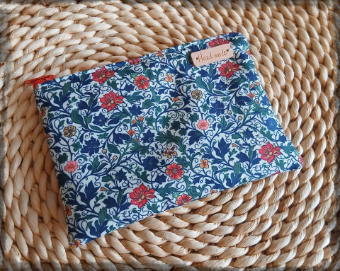 Květovaná kapsička no.07 květina peněženka louka barevná květ taštička kosmetická zahrada zahradní kytka kapsička veselá květované kapsa kosmetika na drobnosti hravá mošnička zahradnice 