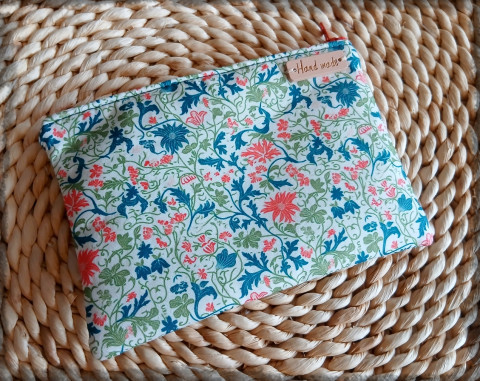 Květovaná kapsička no.10 květina peněženka louka barevná květ taštička kosmetická zahrada zahradní kytka kapsička veselá květované kapsa kosmetika na drobnosti hravá mošnička zahradnice 