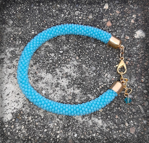 Pastelová duha - náramek - modrý šperk náramek doplněk sklo háčkovaná láska romantika dutinka hravý pastelové jednoduchost emoce 