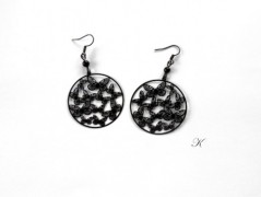 Náušnice šité fuchsiové